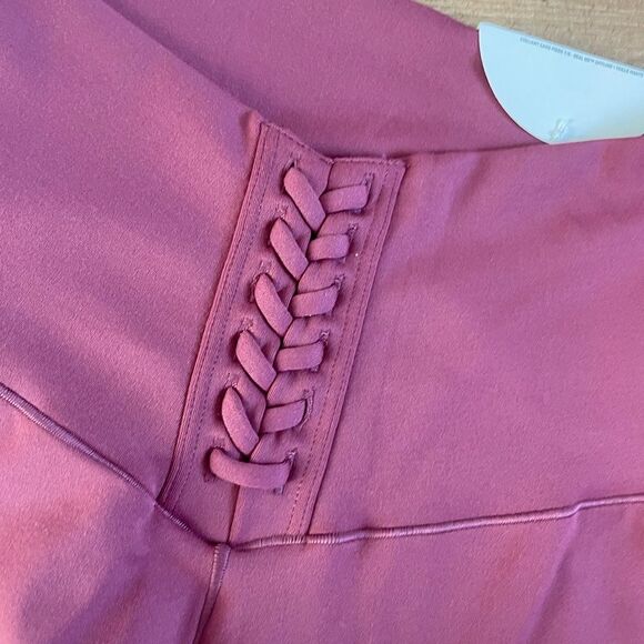 NWT Offline by Aerie real me lace up 7/8 leggings size M red Dusty rose/pink - Picture 4 of 10